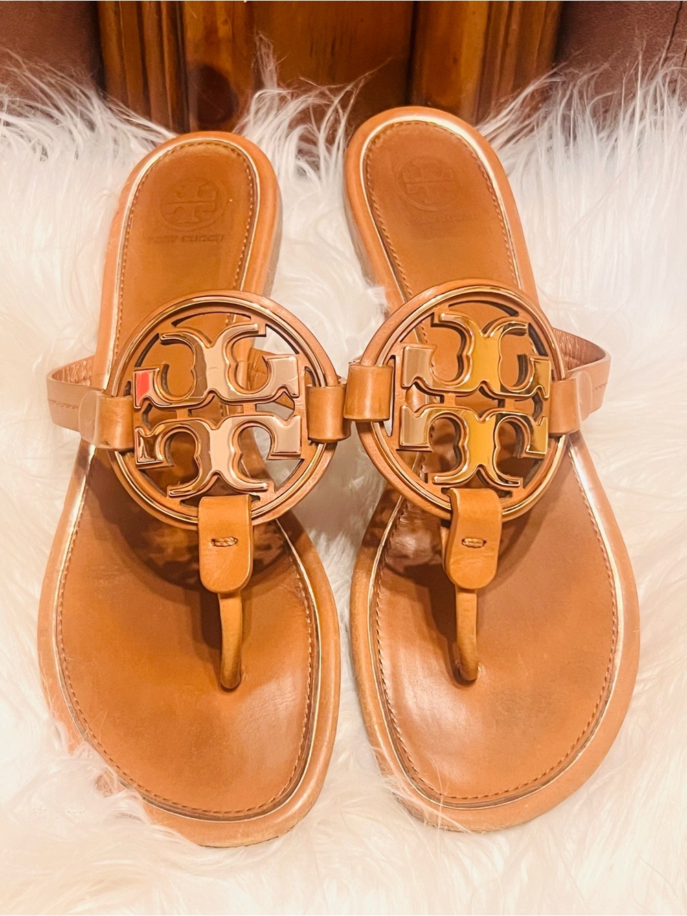 Tory Burch Amber Brown Miller Logo Thong Sandals size 9